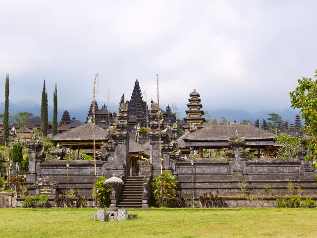 Templo de Besakih, el templo madre de Bali, en las faldas del volcán Monte Agung